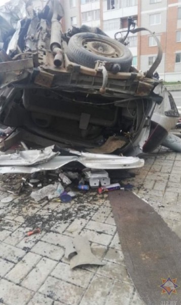 Видео из машины МЧС: как спасали пострадавших в жутком ДТП в Брестской области Видео из машины МЧС: как спасали пострадавших в жутком ДТП в Брестской области