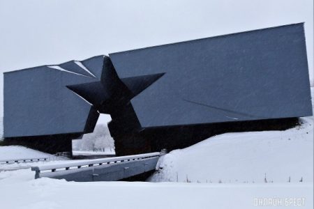 Читатель: Снежный апрель в Брестской крепости