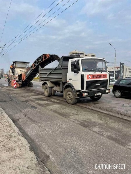 В Бресте на Московской начались ремонтные работы дорожного полотна