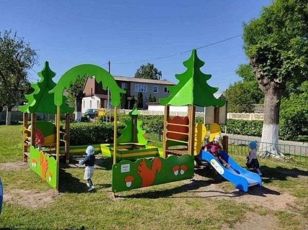 Брестская компания установила игровую площадку на территории специализированного дома ребенка Брестская компания установила игровую площадку на территории специализированного дома ребенка