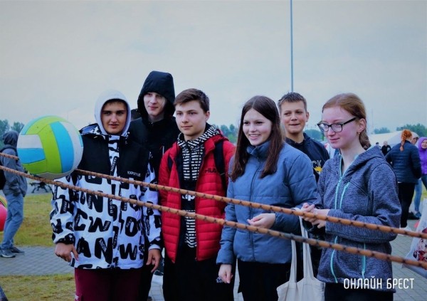 
                Читатель: Сегодня в Бресте на празднике «Дети нового 1000-летия»
            