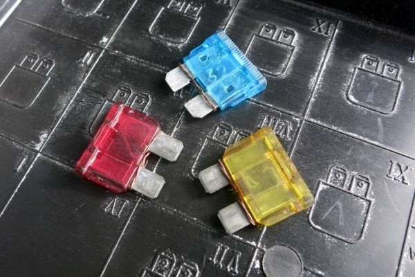 «Еще один косяк от этого криворукого приехал». Ремонт по-белорусски, бессмысленный и беспощадный «Еще один косяк от этого криворукого приехал». Ремонт по-белорусски, бессмысленный и беспощадный