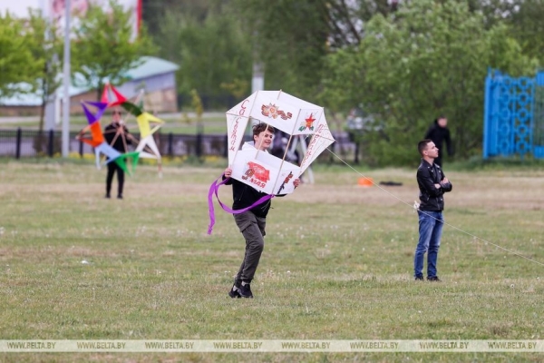 Фестиваль воздушных змеев «Майское небо Победы» в Бресте Фестиваль воздушных змеев «Майское небо Победы» в Бресте