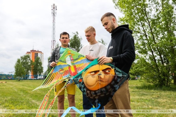 Фестиваль воздушных змеев «Майское небо Победы» в Бресте Фестиваль воздушных змеев «Майское небо Победы» в Бресте