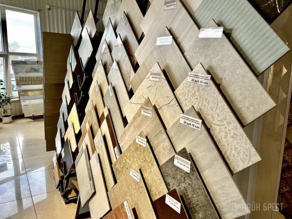 «Квадратный метр» – крупнейшие дискаунтеры керамической плитки с очень низкими ценами в Бресте. Скидки, бесплатный 3Д дизайн-проект, доставка