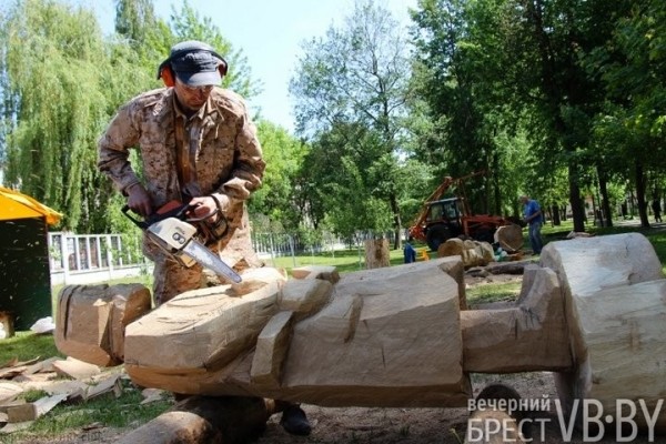 Сигизмунд Август, глашатай, купец… В начале июня парк Бреста прирастет десятью историческими фигурами