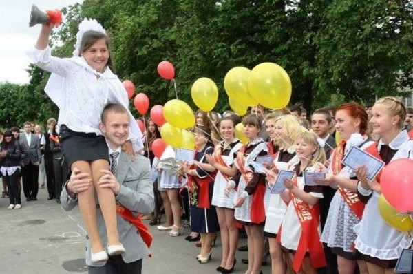 В Беларуси усилят пропускной режим в школах в связи с последним звонком
