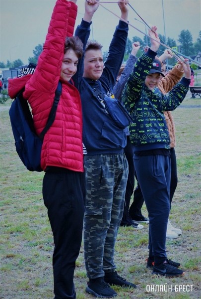 
                Читатель: Сегодня в Бресте на празднике «Дети нового 1000-летия»
            