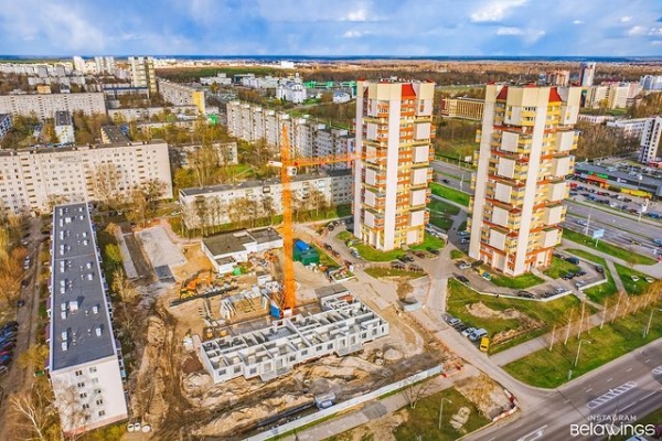 Процесс возведения многоквартирного жилого дома по улице Советской Конституции в Бресте
             
                Процесс возведения многоквартирного жилого дома по улице Советской Конституции в Бресте