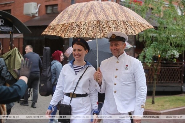 В Бресте на ул.Советской воссоздали атмосферу последнего мирного вечера