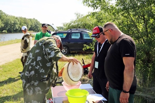 В Кобрине прошли рыболовные соревнования между предприятиями — лучшие рыбаки работают на хлебозаводе В Кобрине прошли рыболовные соревнования между предприятиями — лучшие рыбаки работают на хлебозаводе