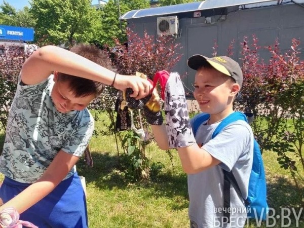 Книжные радости очень умелых ручек познавались в Бресте Книжные радости очень умелых ручек познавались в Бресте