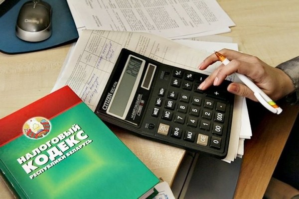 Нужно ли живущим за рубежом платить налоги в Беларуси? Просто о законах