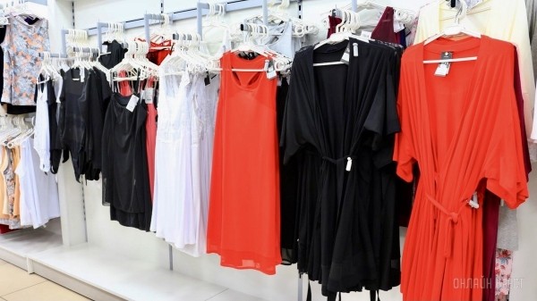 ТРИ ЭТАЖА ТОВАРОВ ДЛЯ ВСЕЙ СЕМЬИ! Детские игрушки и развлечения, канцтовары, женская, мужская, детская одежда и обувь в «Детском мире» на Советской