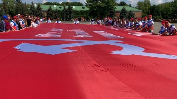 Более 2800 километров пути. В Бресте финишировал автопробег из российского Североморска Более 2800 километров пути. В Бресте финишировал автопробег из российского Североморска