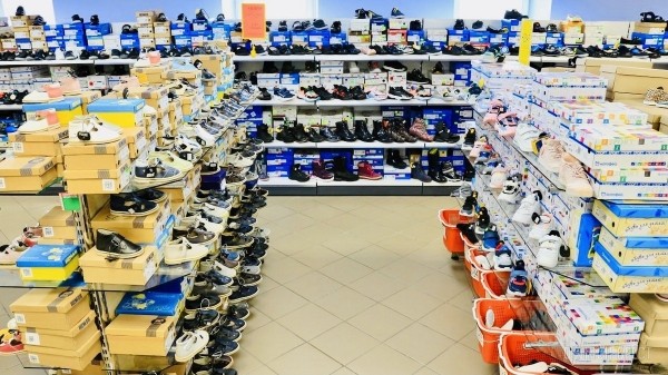 ТРИ ЭТАЖА ТОВАРОВ ДЛЯ ВСЕЙ СЕМЬИ! Детские игрушки и развлечения, канцтовары, женская, мужская, детская одежда и обувь в «Детском мире» на Советской