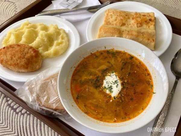 Сколько раз в день нужно питаться и можно ли есть перед сном? Объясняет нутрициолог