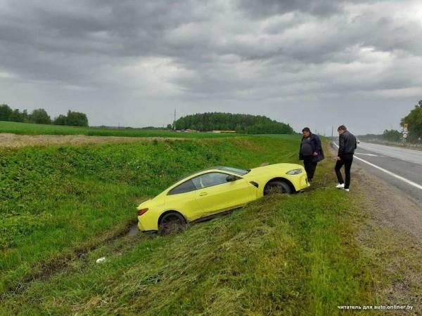 В Беларуси редкий спорткар BMW M4 красиво шел по трассе, пока не случилась неприятность В Беларуси редкий спорткар BMW M4 красиво шел по трассе, пока не случилась неприятность