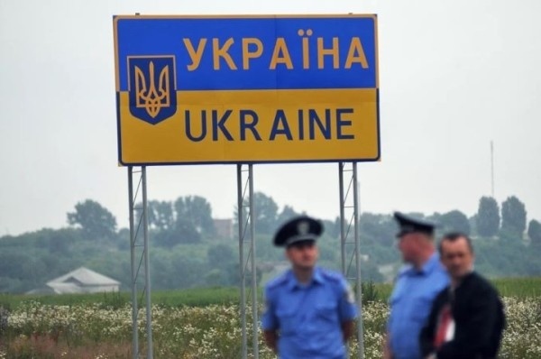 Украина вводит визовый режим для граждан России Украина вводит визовый режим для граждан России