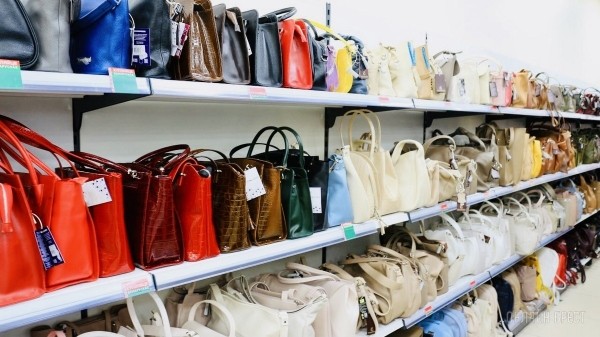 ТРИ ЭТАЖА ТОВАРОВ ДЛЯ ВСЕЙ СЕМЬИ! Детские игрушки и развлечения, канцтовары, женская, мужская, детская одежда и обувь в «Детском мире» на Советской