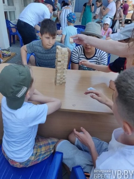 Книжные радости очень умелых ручек познавались в Бресте Книжные радости очень умелых ручек познавались в Бресте