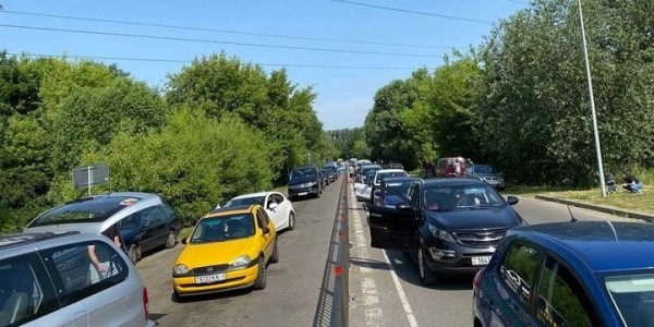 Еще большая дичь. Белорусы не могут попасть в Польшу — стоят уже 20 часов
