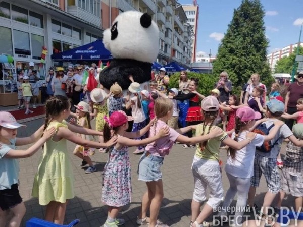 Книжные радости очень умелых ручек познавались в Бресте Книжные радости очень умелых ручек познавались в Бресте