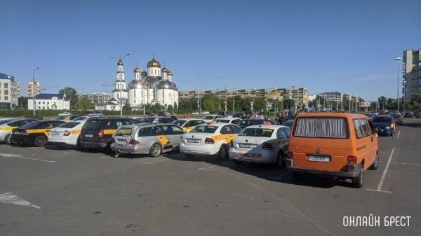 В Беларуси пассажирам планируют дать дополнительные гарантии от переплаты за такси В Беларуси пассажирам планируют дать дополнительные гарантии от переплаты за такси