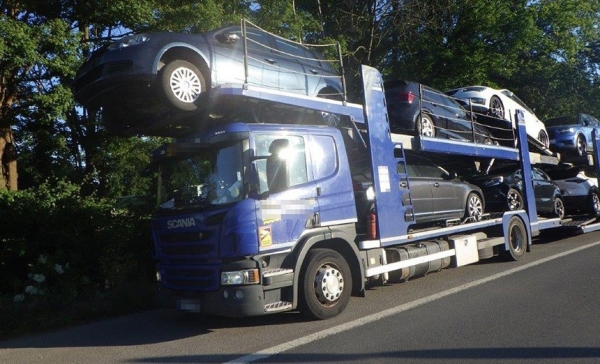 Бизнес по-белорусски. В Германии остановили перегруженный автовоз