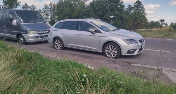 На польско-белорусской границе «держателям очередей» пробили колеса На польско-белорусской границе «держателям очередей» пробили колеса