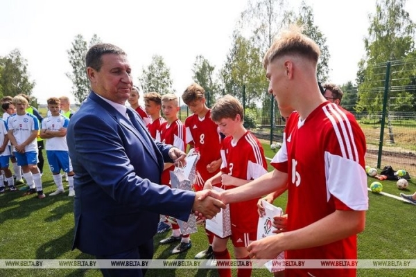 Новое футбольное поле с искусственным покрытием открыли в Малорите