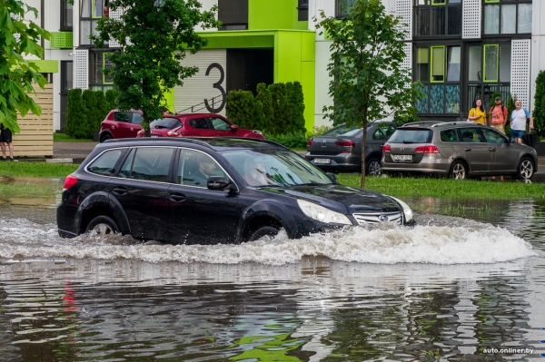 Залитые улицы. Стихия в Минске разыгралась не на шутку Залитые улицы. Стихия в Минске разыгралась не на шутку