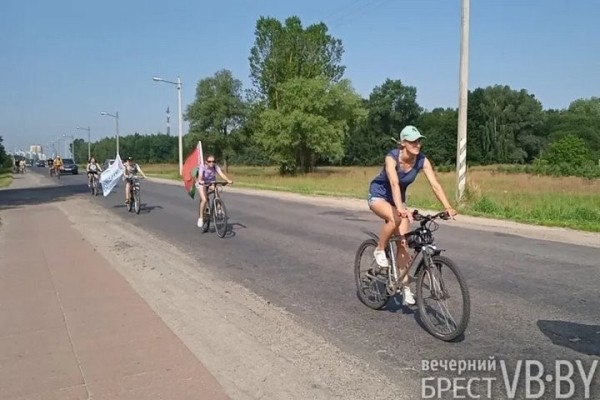 Работники РУП «Брестэнерго» приняли участие в экологической акции в Красном дворе Работники РУП «Брестэнерго» приняли участие в экологической акции в Красном дворе