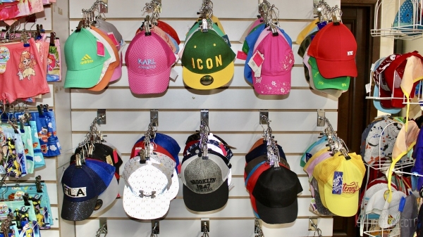 Что нового на просторах брестского магазина «Мегаполис»? Школьная форма, кроссовки, меняющие цвет на солнце, скидка 50% по красному ценнику Что нового на просторах брестского магазина «Мегаполис»? Школьная форма, кроссовки, меняющие цвет на солнце, скидка 50% по красному ценнику