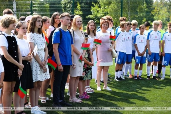 Новое футбольное поле с искусственным покрытием открыли в Малорите