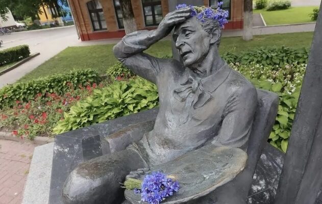 «Шагал. Шагал…» — пастаноўка Тэатра імя Якуба Коласа ў двары музея на Пакроўскай