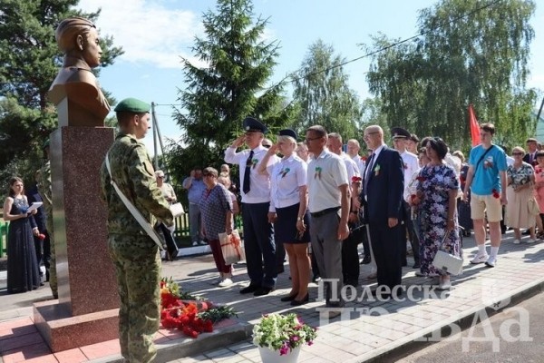 Брестская область. В Лопатино открыли памятник герою-освободителю Дмитрию Тремасову