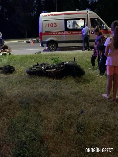 Читатель: Серьёзное ДТП произошло на Варшавке в Бресте
Читатель: Серьёзное ДТП произошло на Варшавке в Бресте