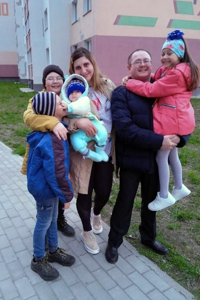 &laquo;Муж воспринял предложение в четвертый раз стать родителями с ужасом, но сейчас доволен&raquo;. История многодетной семьи из Беларуси