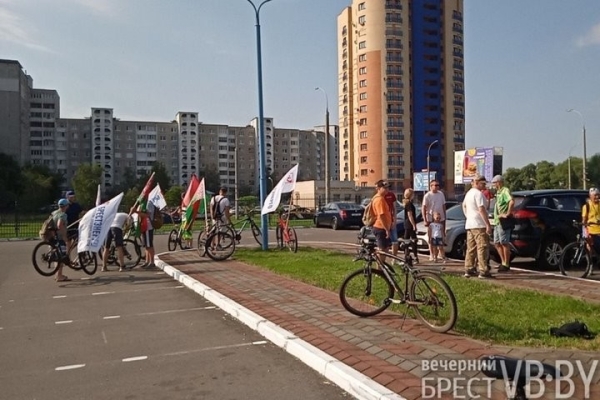 Работники РУП «Брестэнерго» приняли участие в экологической акции в Красном дворе Работники РУП «Брестэнерго» приняли участие в экологической акции в Красном дворе