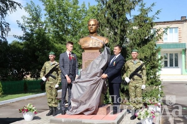 Брестская область. В Лопатино открыли памятник герою-освободителю Дмитрию Тремасову