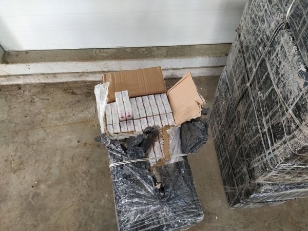 Крупную партию контрабандных сигарет из Беларуси задержали в Литве. Стоимость нелегального груза Крупную партию контрабандных сигарет из Беларуси задержали в Литве. Стоимость нелегального груза