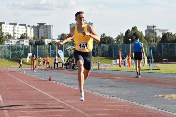 Парень из Дрибина побил рекорд Беларуси по бегу, который держался без малого 30 лет