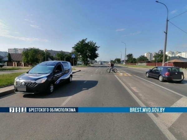 В Бресте водитель «Рено» сбил девочку В Бресте водитель «Рено» сбил девочку