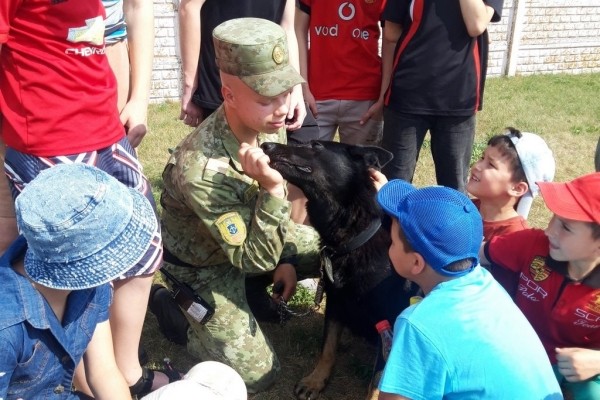 «Не хочу уезжать!». Дети социально-педагогического центра Бреста побывали в гостях у пограничников «Не хочу уезжать!». Дети социально-педагогического центра Бреста побывали в гостях у пограничников