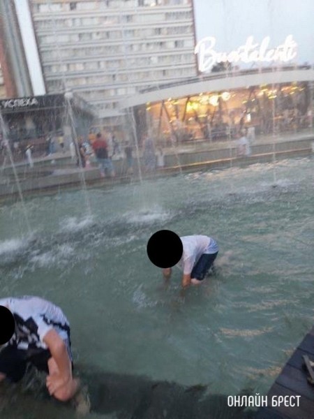 Читатель: Дети и фонтан на Советской в Бресте
Читатель: Дети и фонтан на Советской в Бресте