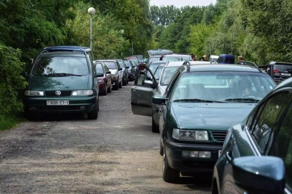 Очередь уменьшилась в 10 раз: легко ли сейчас выехать в Польшу