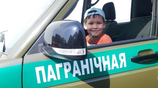 «Не хочу уезжать!». Дети социально-педагогического центра Бреста побывали в гостях у пограничников «Не хочу уезжать!». Дети социально-педагогического центра Бреста побывали в гостях у пограничников