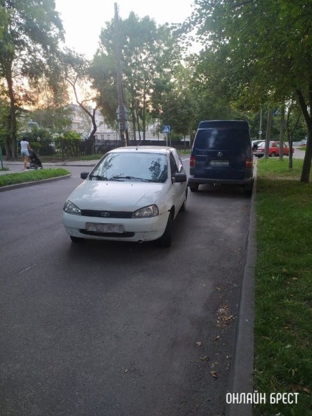 
                Читатель: Как можно так парковаться?
            