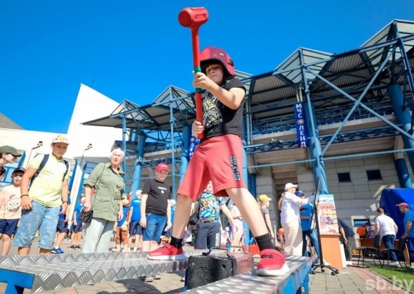 В Бресте открыли ЧМ по пожарно-спасательному спорту